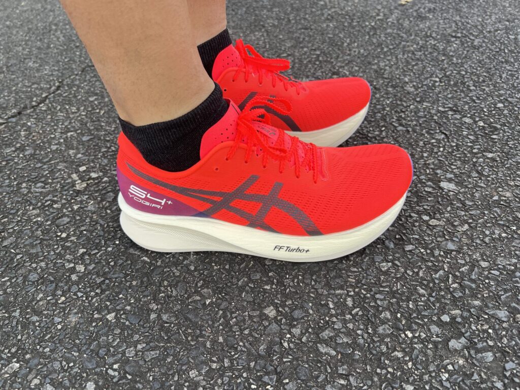 S4＋YOGIRI】マラソンサブ4のために作られたアシックスのシューズを